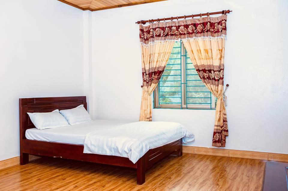 Hung Thinh Hotel Ban Gum Экстерьер фото