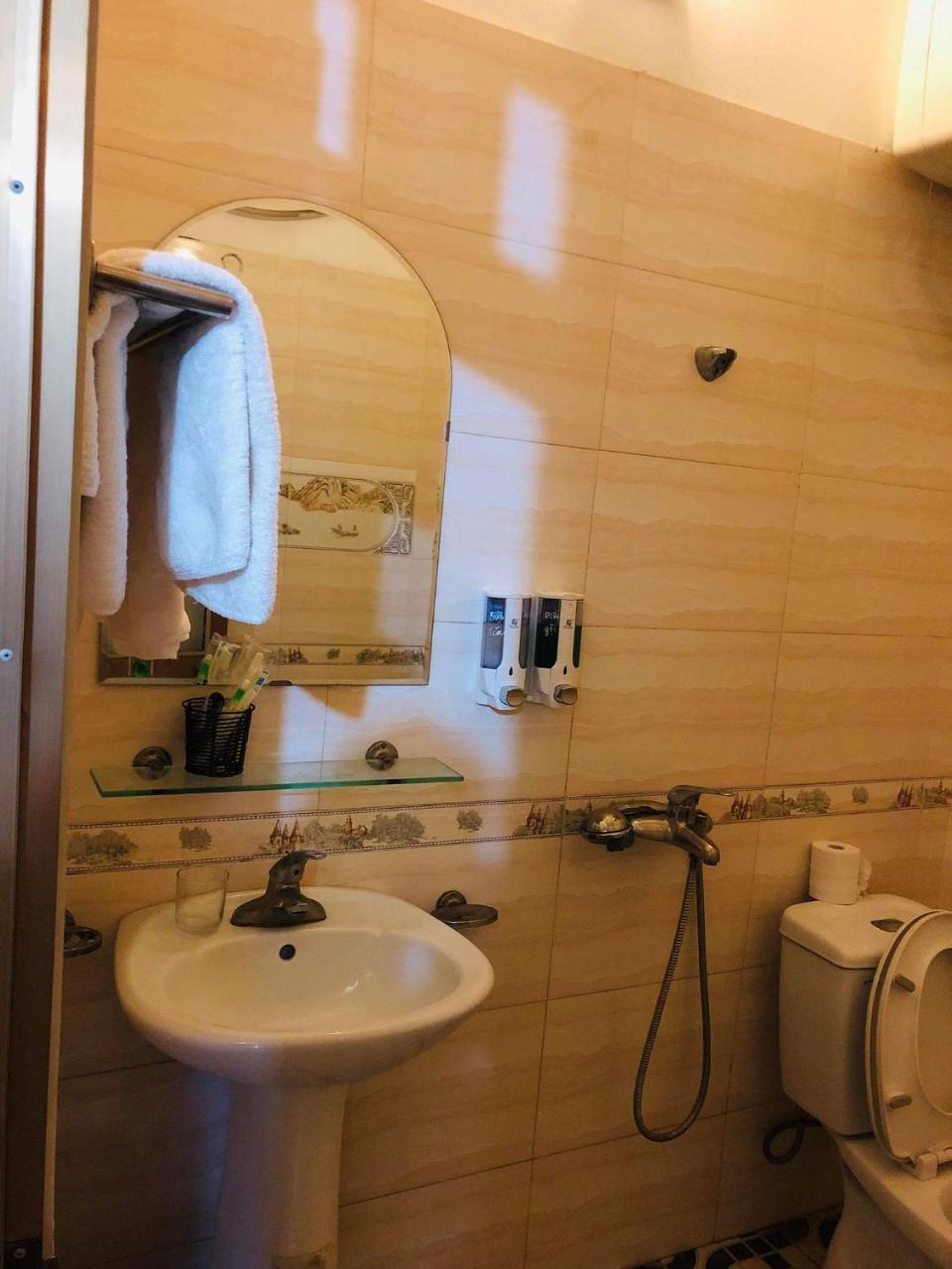 Hung Thinh Hotel Ban Gum Экстерьер фото